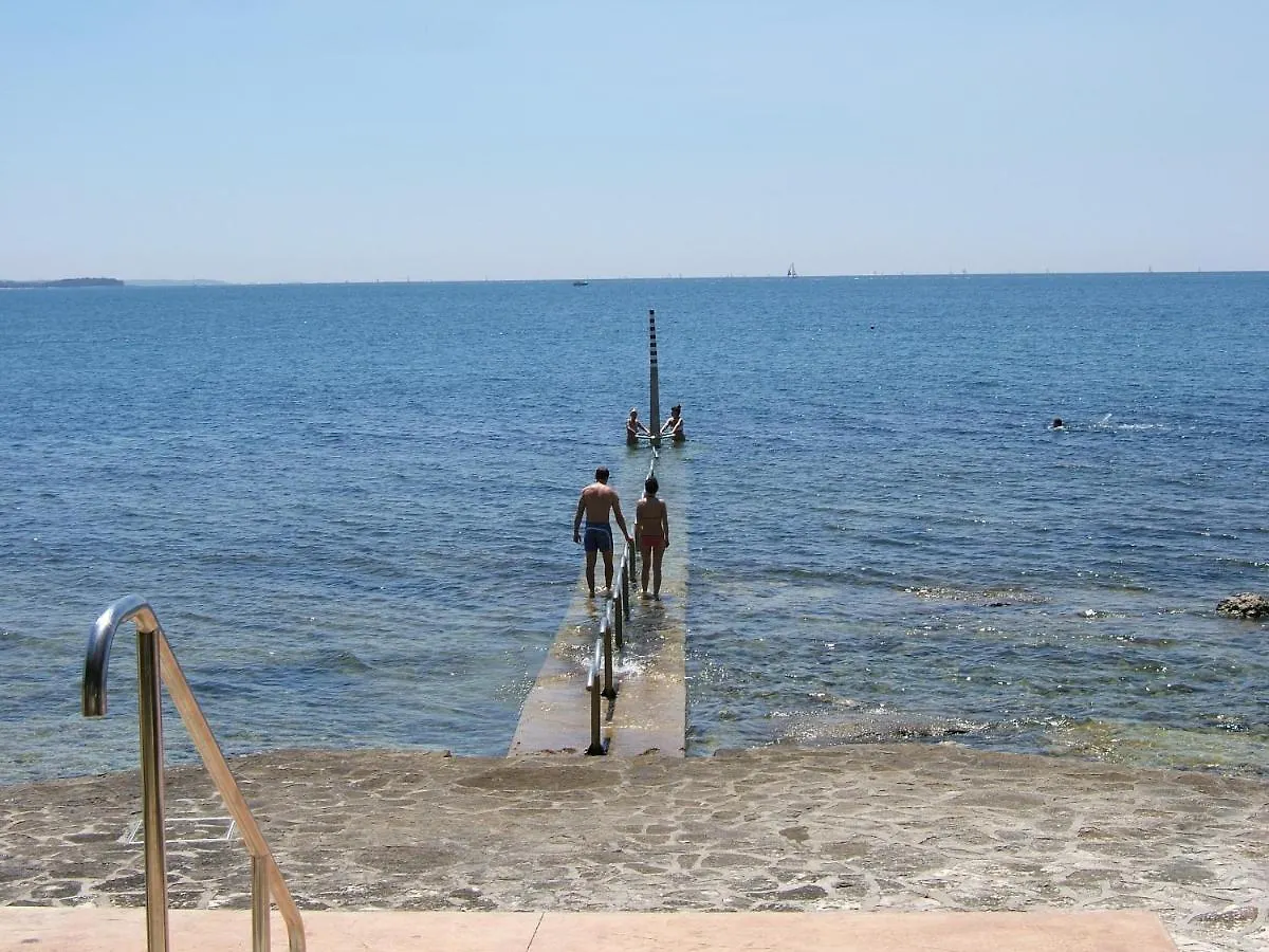 Rozy Near The Beach Apartment Novigrad  Croatia
