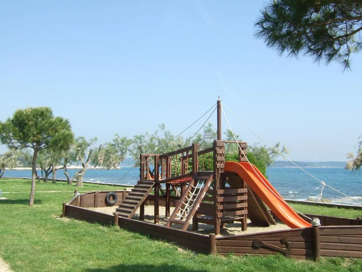 Апартаменты Rozy Near The Beach Новиград