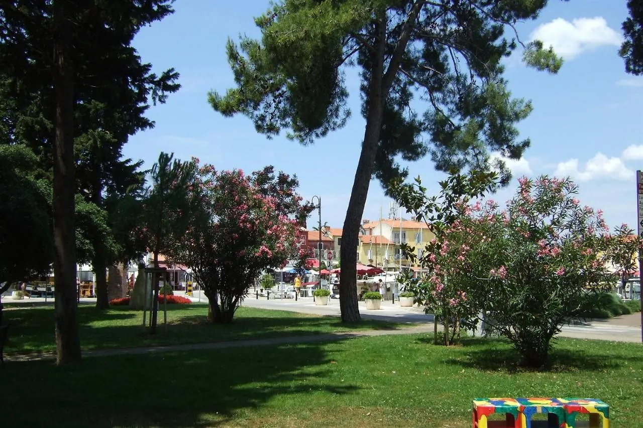 Апартаменты Rozy Near The Beach Новиград